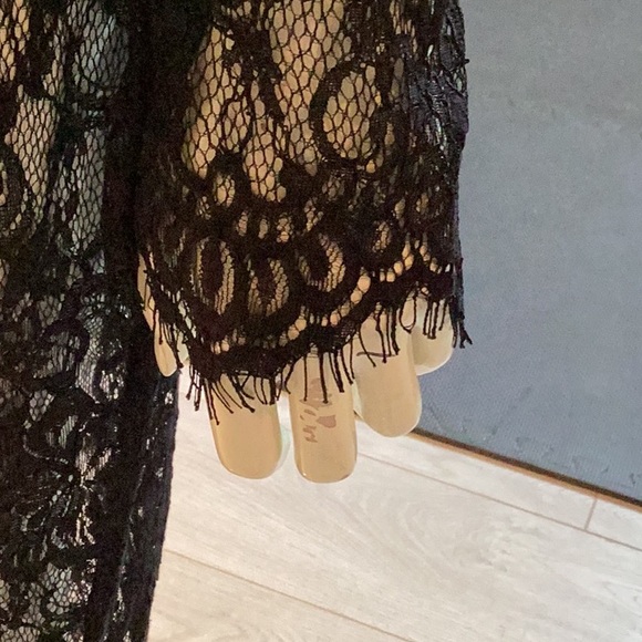 Revamped Lace Sweater with Belt - Picture 3 of 4